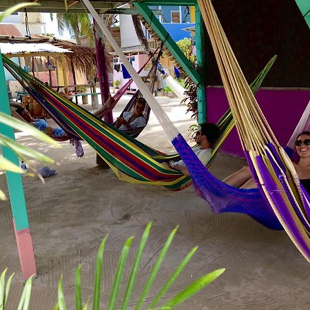 Auberge de jeunesse Tropical Oasis à Caye Corker Extérieur photo